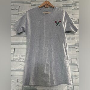 Gray Short Sleeve Tee with Embroidered Rose
UNISEX